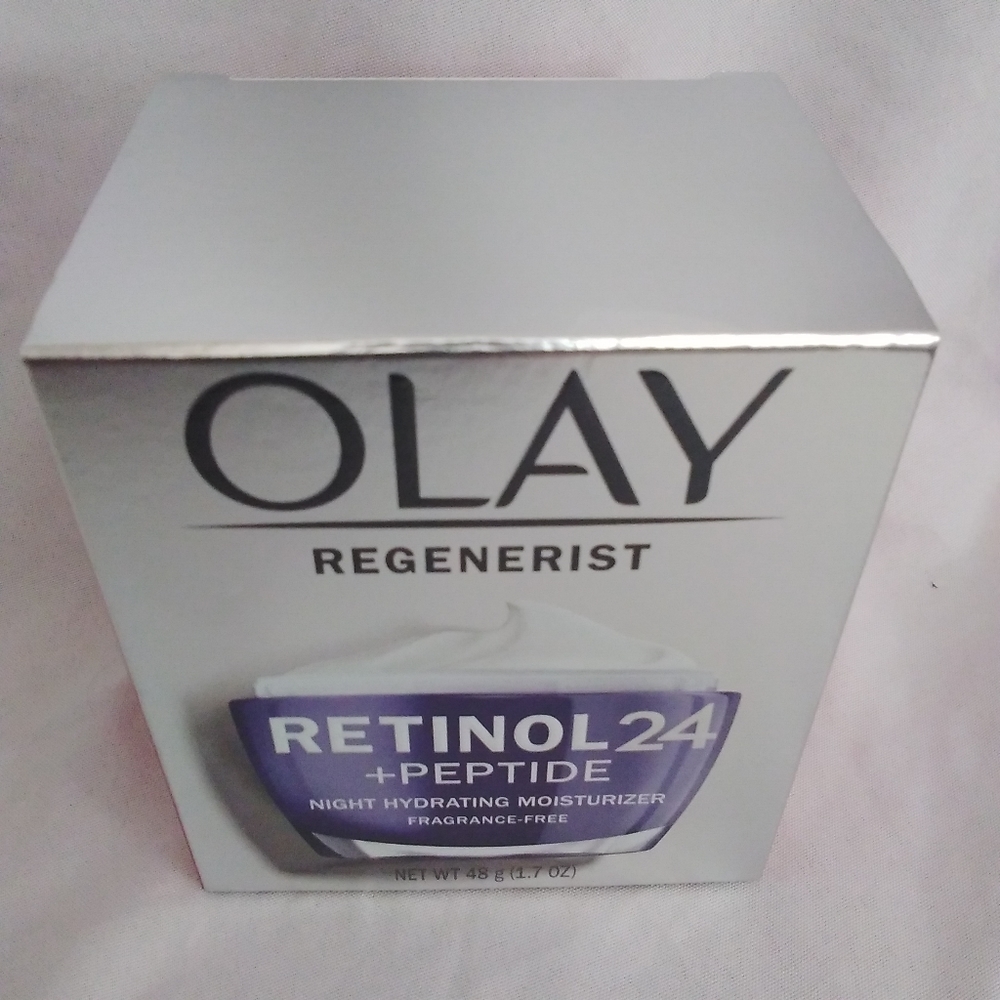 Olay Regenerist Retinol 24 +Peptide Night Hydrating Moisturizer 1.7 oz N… - Picture 3 of 10